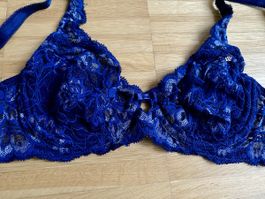 Triump Intricate Lace Underwire Bra Size Blue 70 Cup B -9