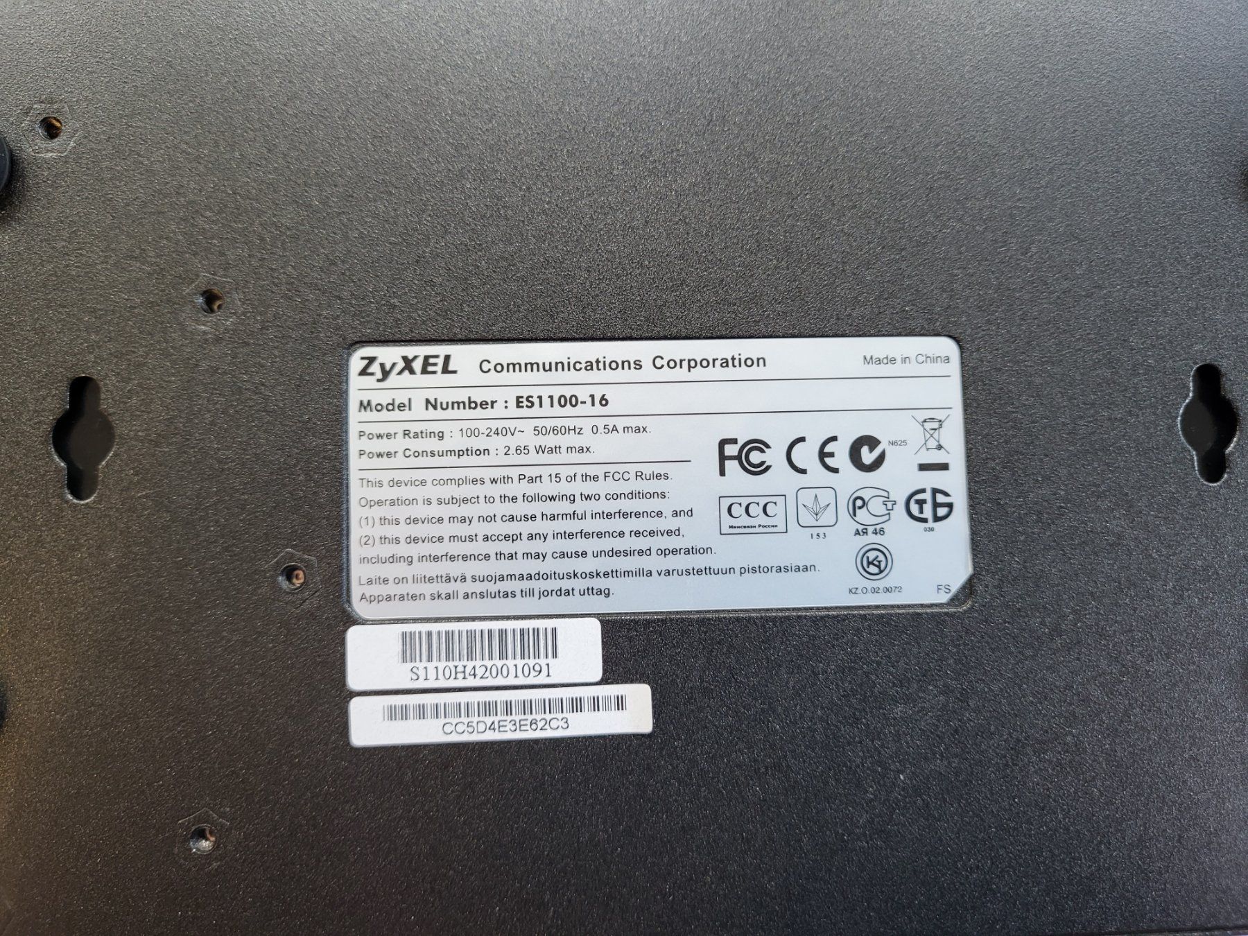 Zyxel Hub & Switch: Fast Ethernet Switch Zyxel ES1100-16 – Usato da Brügg BE venduto da POU-BELLE 3