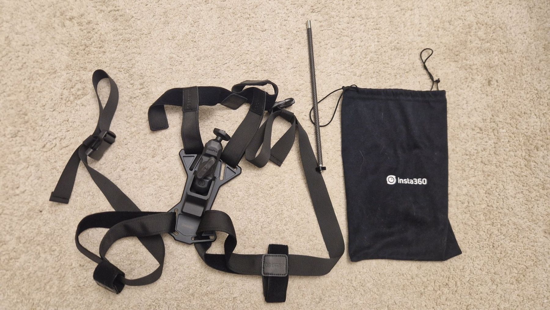 Insta360 Treppiedi & Teste: Insta360 Third-Person-Rucksackhalterung – Nuovo (secondo la descrizione) da Uznach venduto da Nuala14