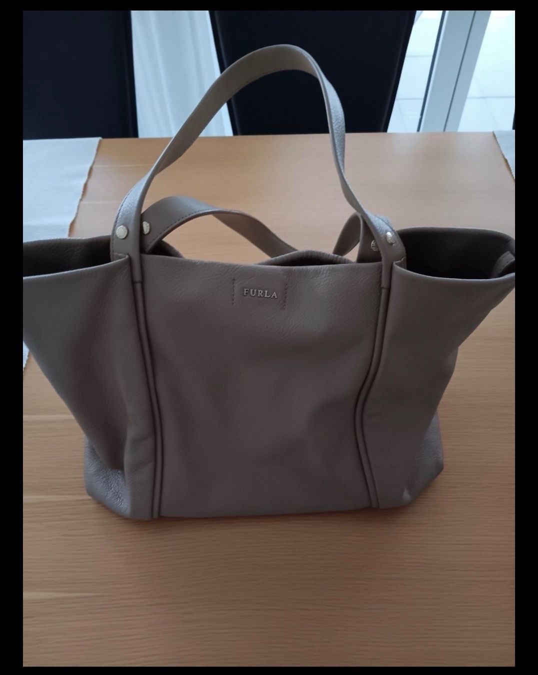 Furla Taschen für Damen: Furla Ledertasche, geräumig & stilvoll – Gebraucht aus Uster von bibana