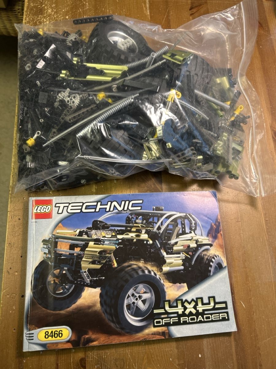 Lego Baukästen: Lego Technic 8466 4x4 Off Roader mit Anleitung – Gebraucht aus Liestal von Gugu5