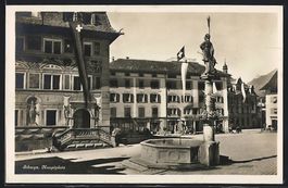 AK Schwyz, Hauptplatz mit Denkmal