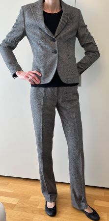 Damen Hosenanzug aus Wolle und Silk, Grösse 34