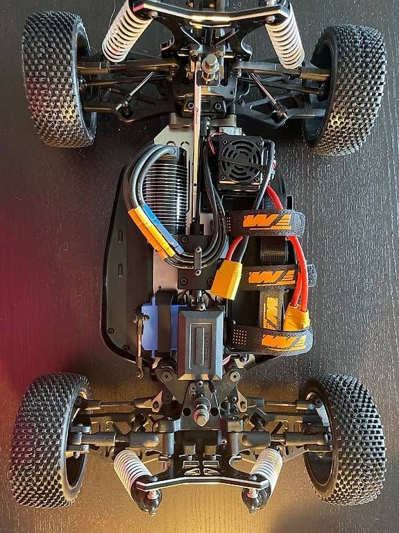 Team Magic Modellismo RC: RC-CAR BUGGY: Team Magic B8ER 4WD 1/8 Buggy Version SP!! 6S – Nuovo (secondo la descrizione) da Rüti ZH venduto da amei1966 2