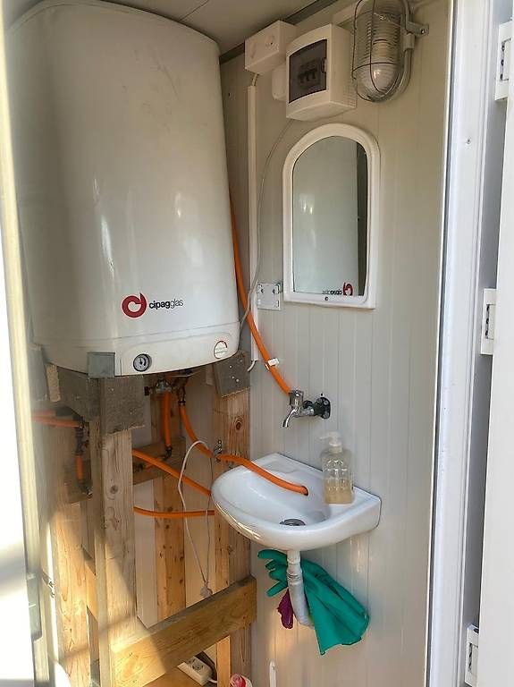 Baucontainer: Baucontainer Sanitärcontainer 2 WC und DU – Gebraucht aus Turtmann von FreiHausBau 2