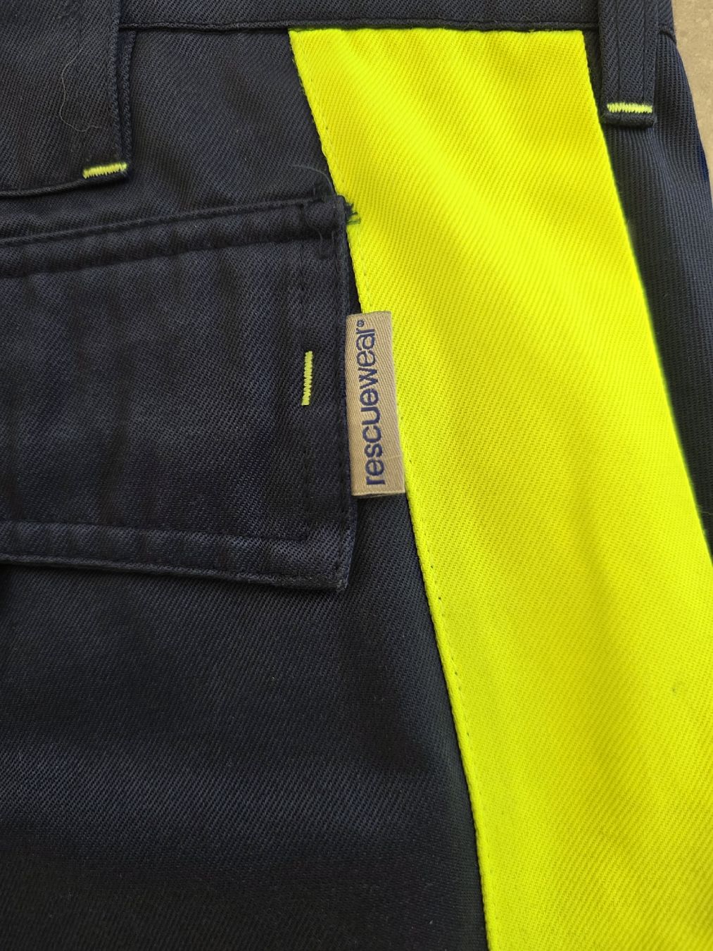 Pantaloni: Arbeitshose Rescuewear – Usato da Hausen AG venduto da Monchhichi01 2