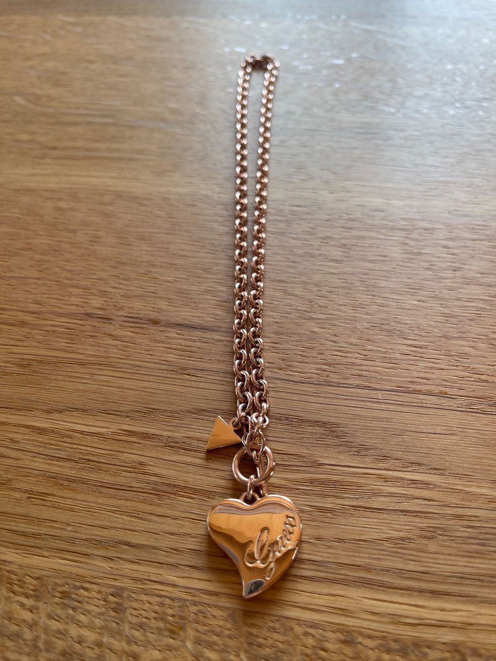 Guess Catenine: GUESS Halskette mit Herzanhänger – Usato da Thun venduto da Chanty_96 2