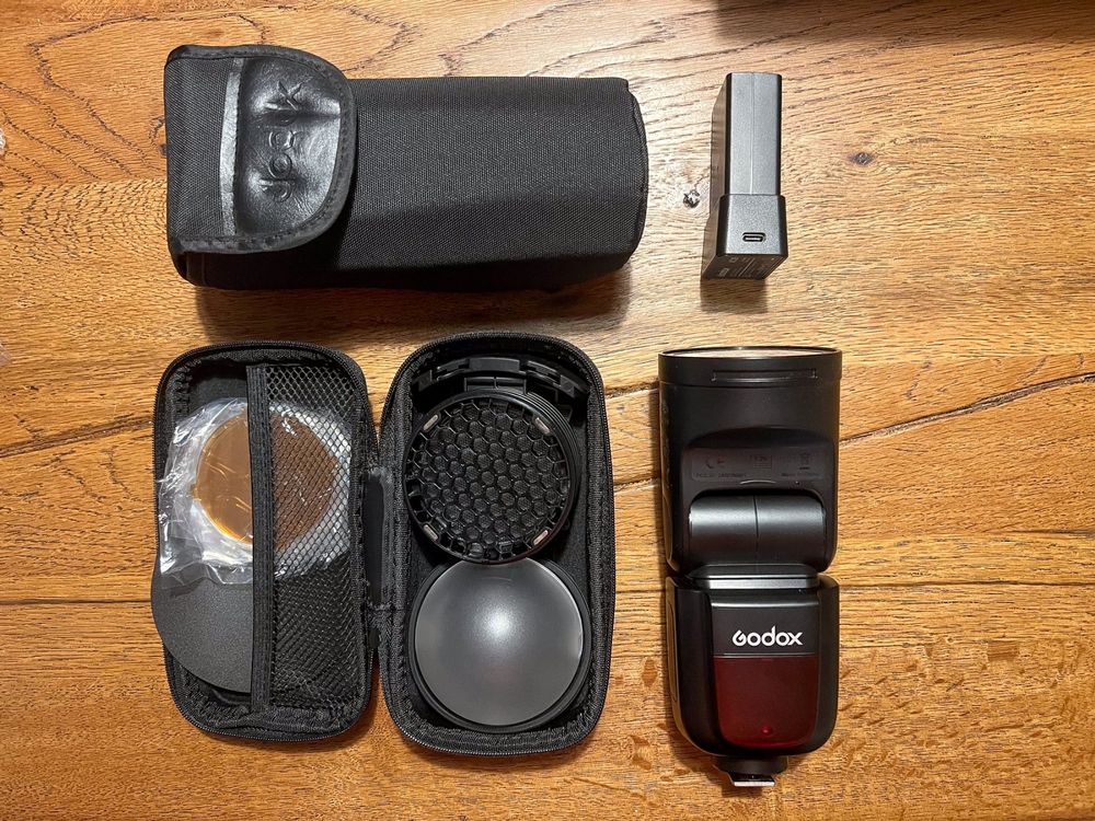 Flash Godox V1 N Pour Nikon (occasion) - Griffe Porte-flash - Top