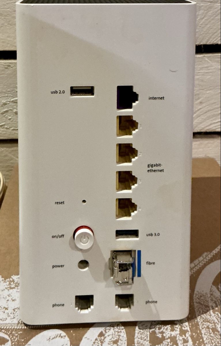 Swisscom Modems & Routeurs: Swisscom Internet‑Box 2 (Router/Modem) – D'occasion à Adliswil par NT15 4