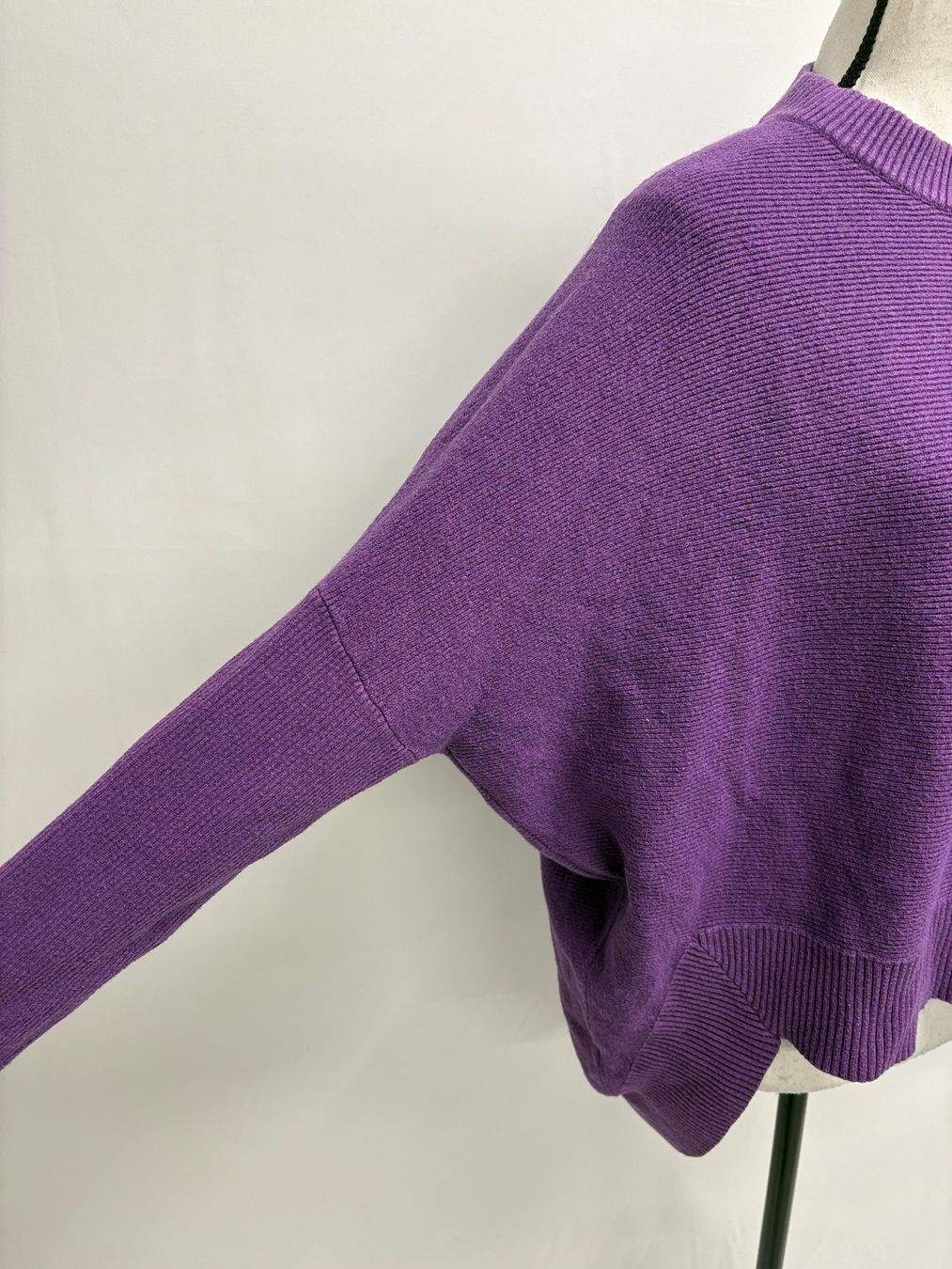 Please Jeans Maglioni & Felpe: Please violetter Pullover onesize Gr. S-L VIskose vokuhila – Usato da Regensdorf venduto da secondchancefashion 2