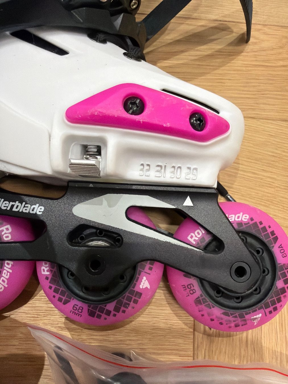 Pattini in linea & Pattini a rotelle: Inline Skates Rollerblade verstellbar Grösse 29-32 neu – Usato da Roggwil TG venduto da est_r5x7 1