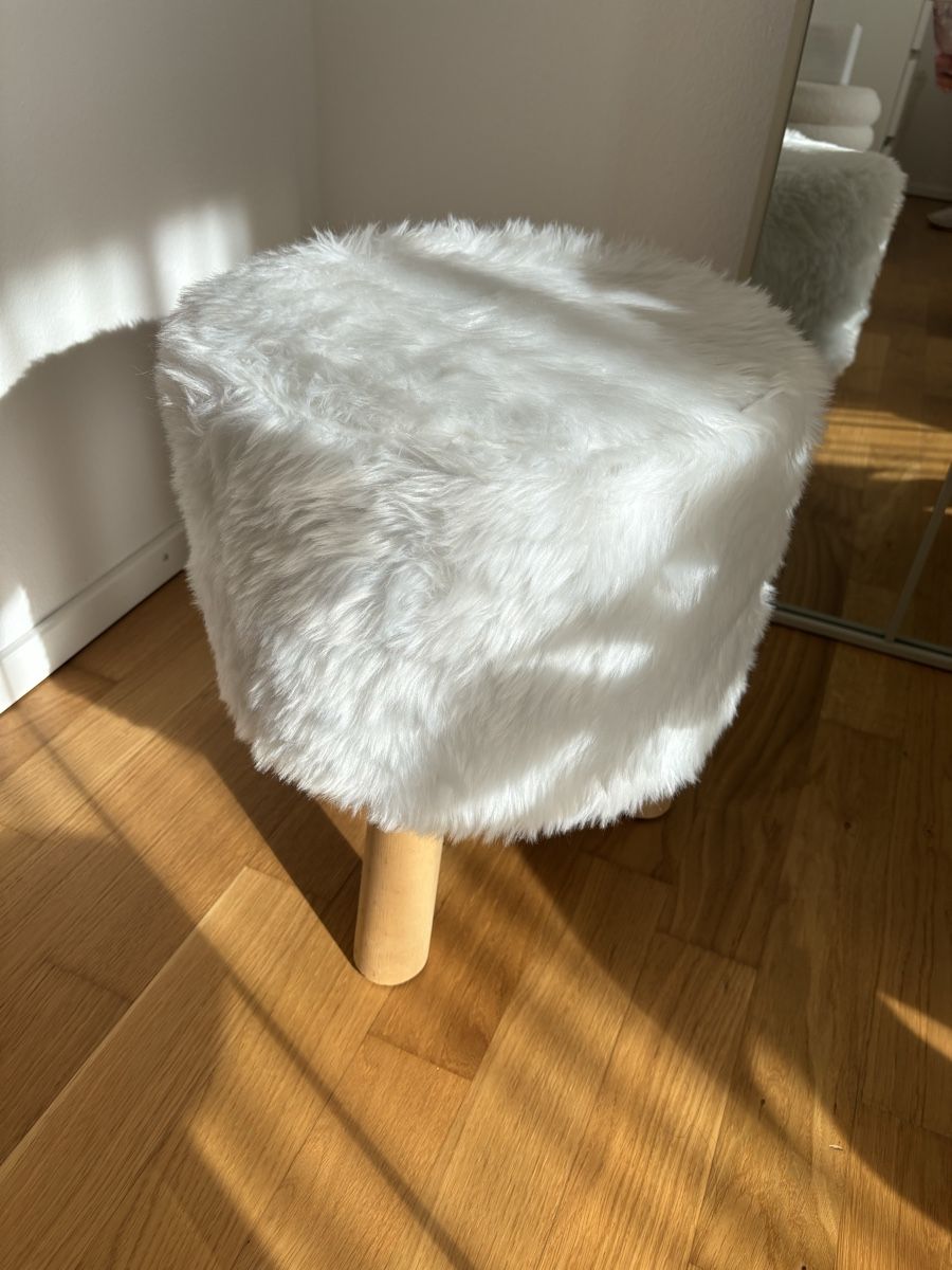 Hocker: Süsser Hocker – Gebraucht aus Winterthur von leimaj 1