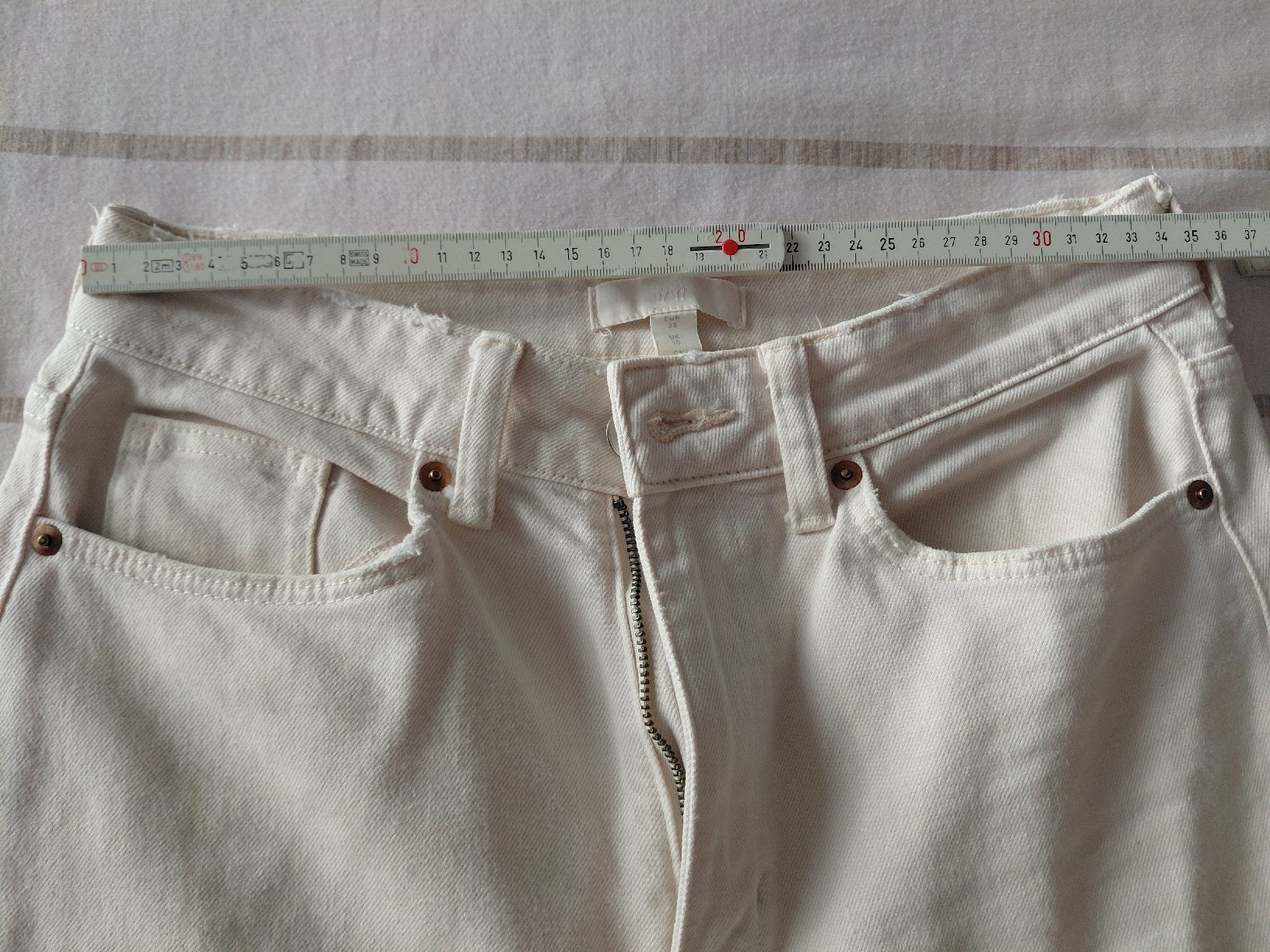 H&M Jeans: Straight Leg Jeans Stretch von H&M – Usato da Geuensee venduto da sonnenstunden 5