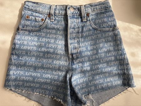 Levi's Premium Ribcage Short, Grösse 24, Top Zustand! (51)