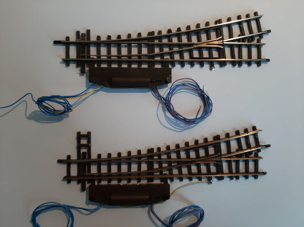 Bemo Modelleisenbahnen: Bemo H0m 4207 000 Weichen links mit Gebrauchsspuren – Gebraucht aus Thun von Schwarzsee48