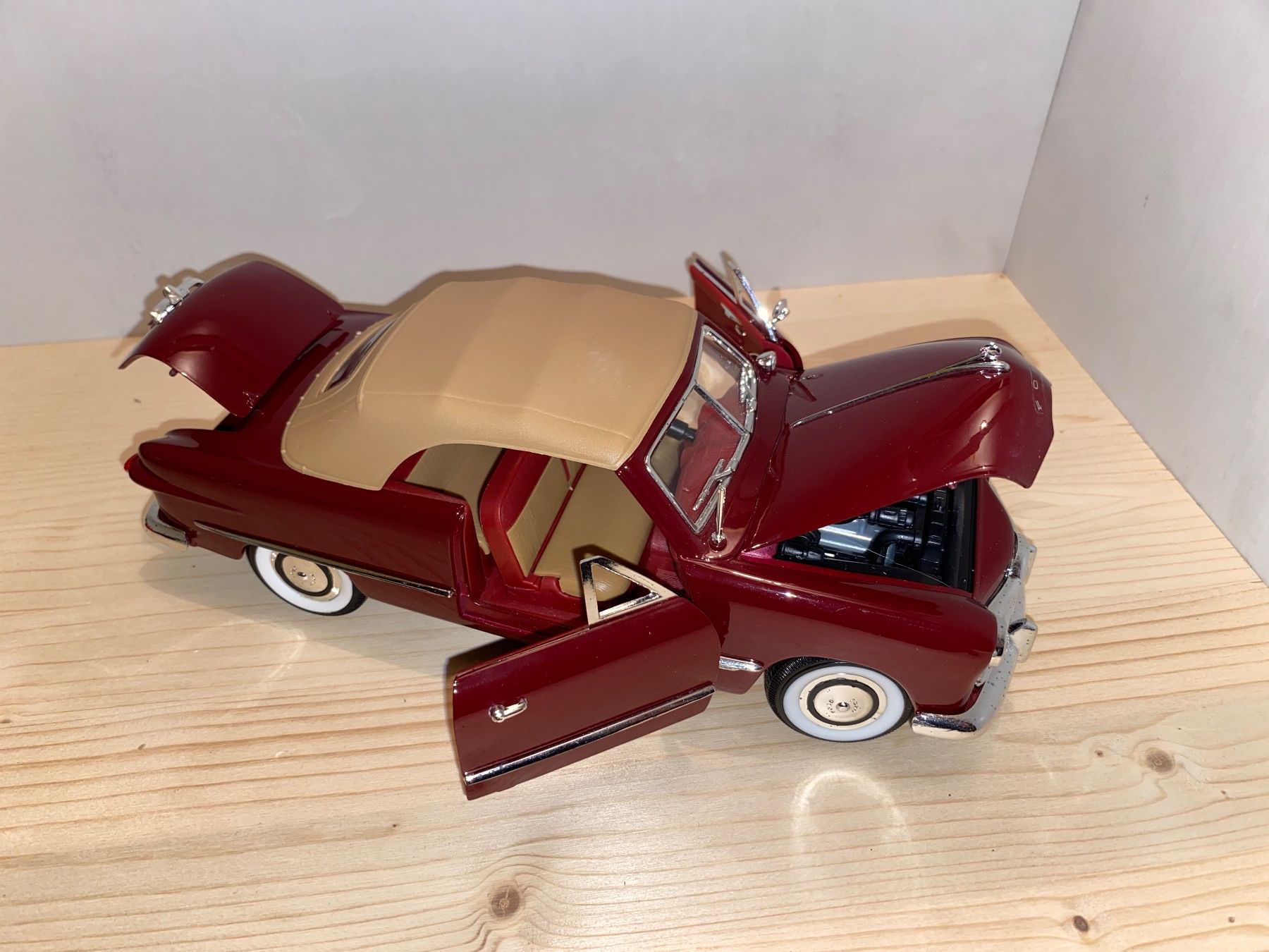 Ford Modellini d'auto: 1949 Ford Convertible 1/18 – Usato da Wohlen AG venduto da PrivatSammlung 3