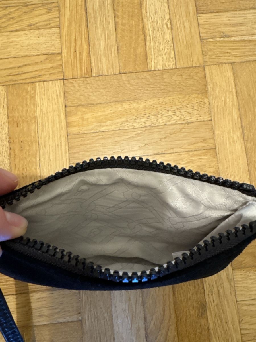 Portafogli: Ugg suede pouch – Usato da Zürich venduto da aga_fns9 1