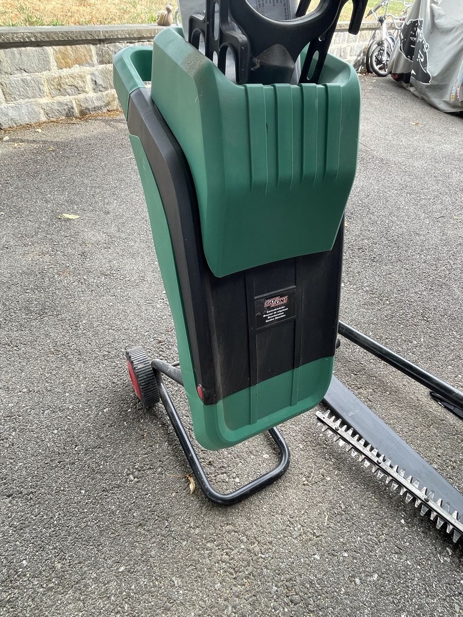 Tutti gli attrezzi: Outils de jardinier  – Usato da Chesalles sur Oron venduto da cajealti 4