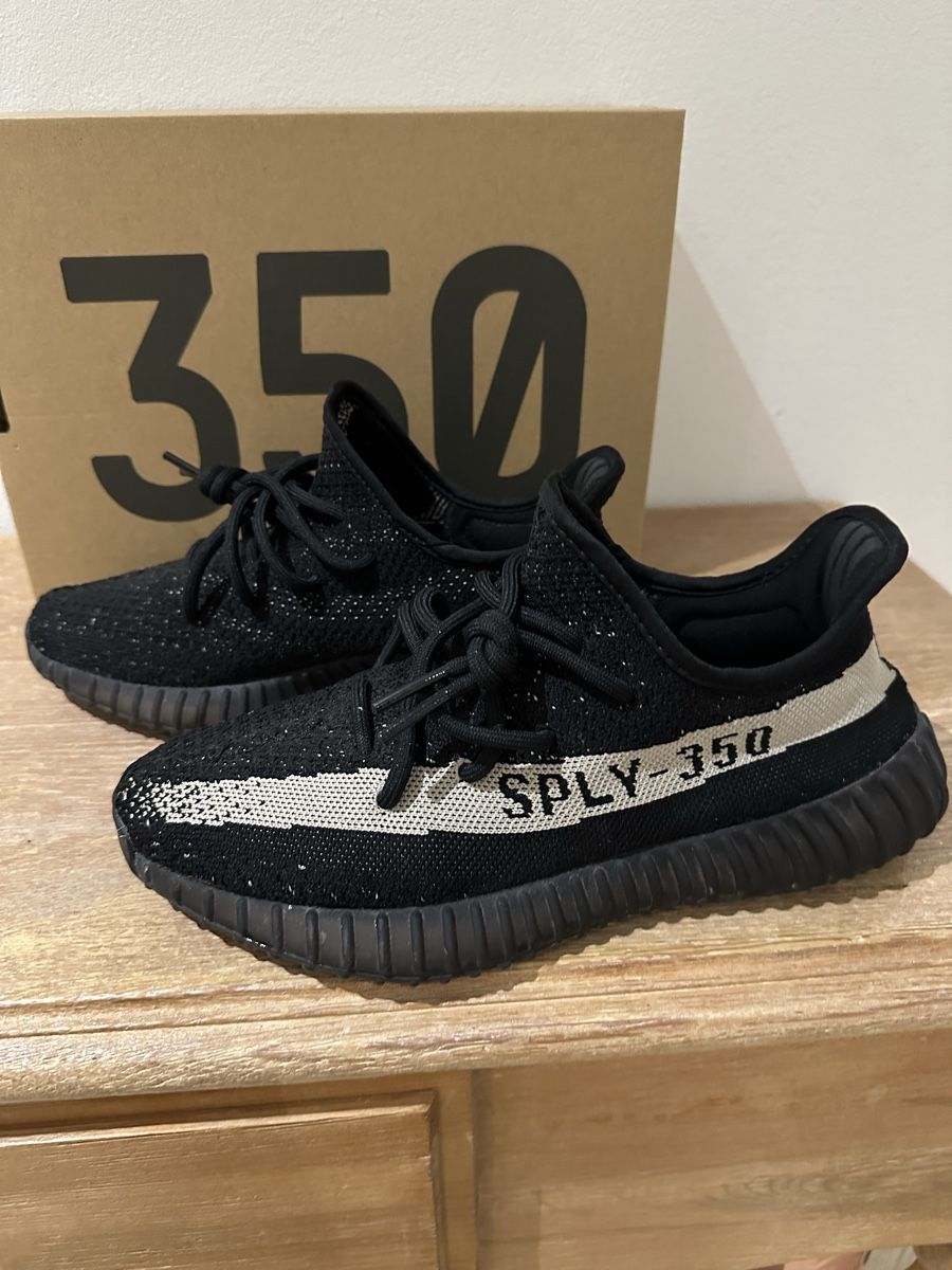 Adidas Herrenschuhe: Adidas Yeezy Boost 350 V2 Oreo – Neu (gemäss Beschreibung) aus Domdidier von Snitram17