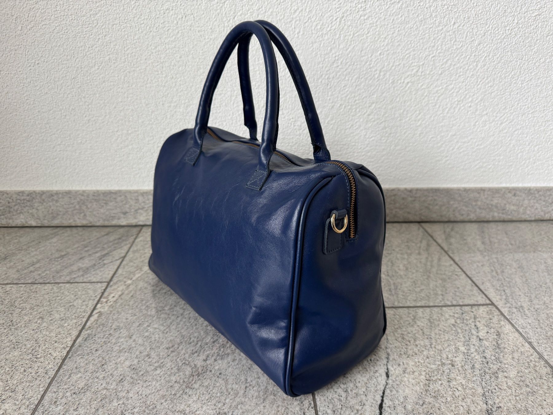 Taschen für Damen: Neu** Leder Tasche von Minelli – Neu und originalverpackt aus Zollikon von Krenapf 1