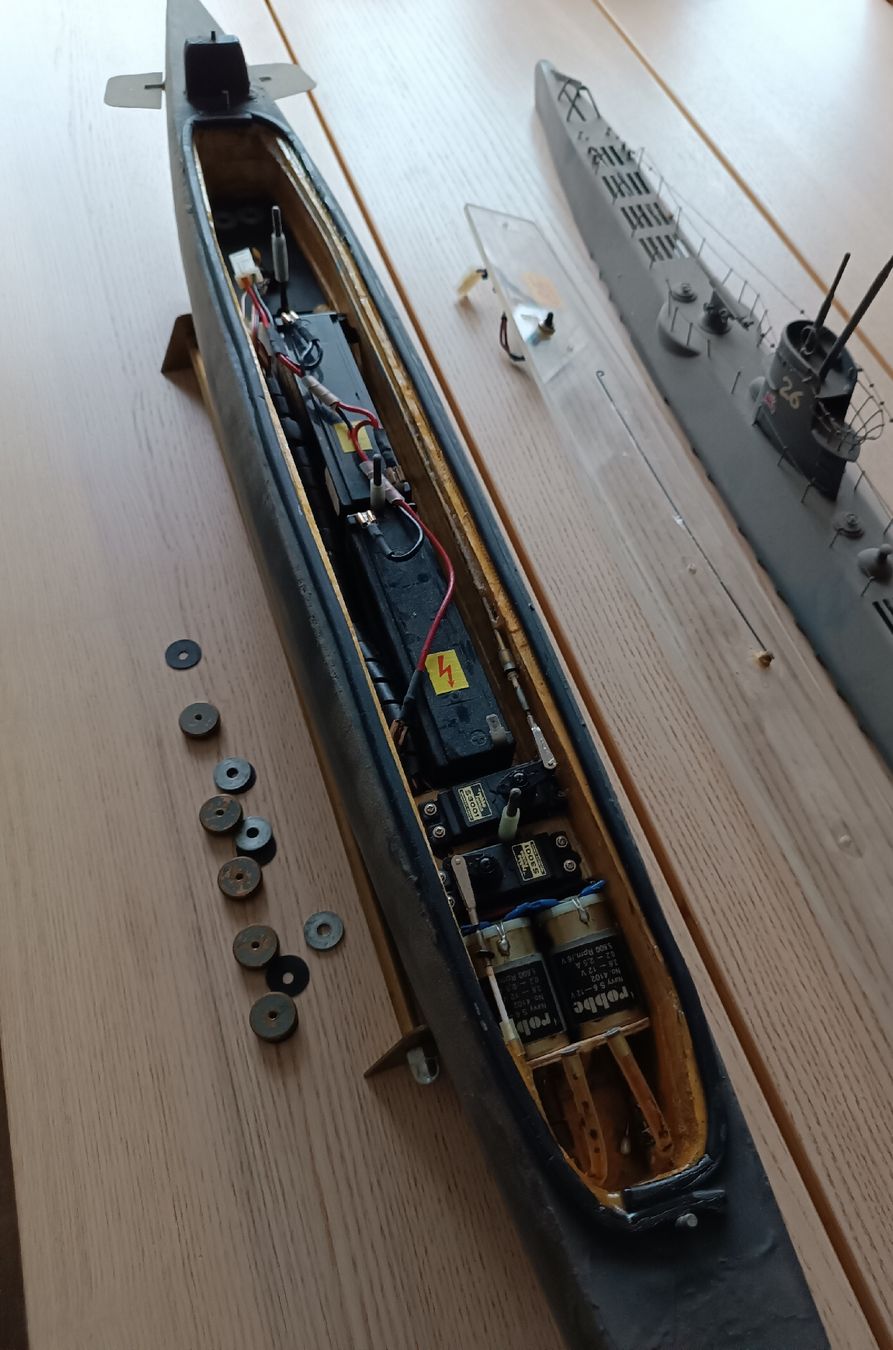 Modellismo RC: RC U-Boot U25, ferngesteuert, tauchfähig – Difettoso da Schaffhausen venduto da Viertelvorvieri 9