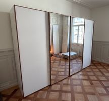 Grosser Kleiderschrank (Möbel Pfister, Neu 4000 CHF)
