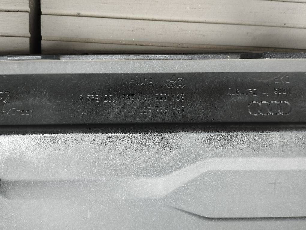 Tutti pezzi di ricambio auto: Frontgrill Audi Q4 etron  – Usato da Luzern venduto da napolibobi