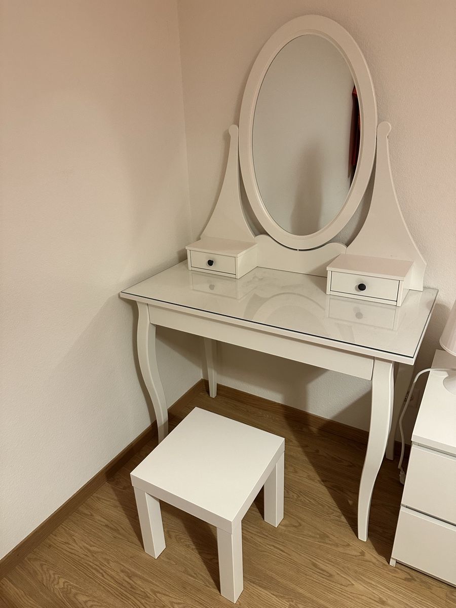 Ikea Tavoli da trucco: Toeletta con specchio e sgabello bianco usato – Usato da Glattfelden venduto da rub_q7ml 2