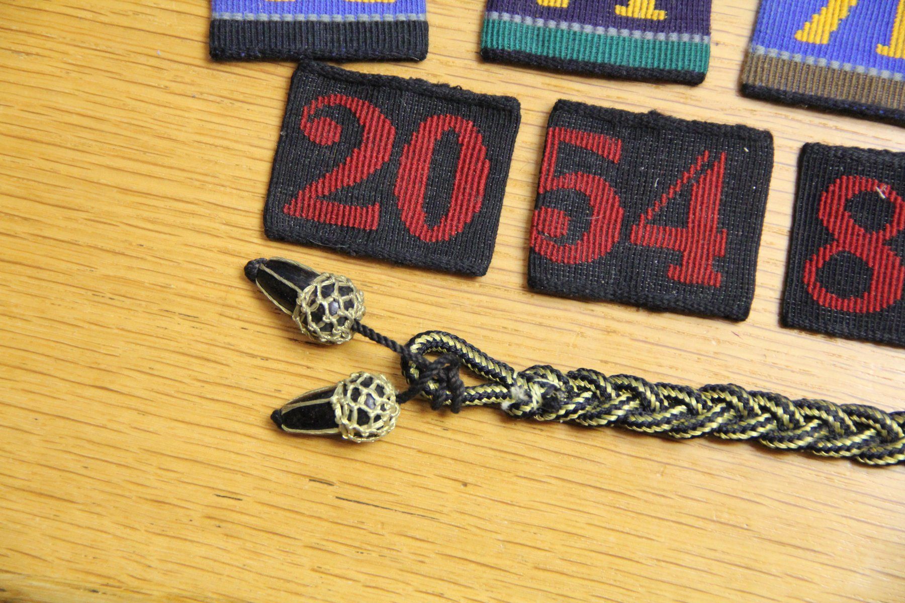 Schweizer Armee Placchette & Badge: Schützenschnur und Achselschlaufen – Usato da Belp venduto da Tomsek 1