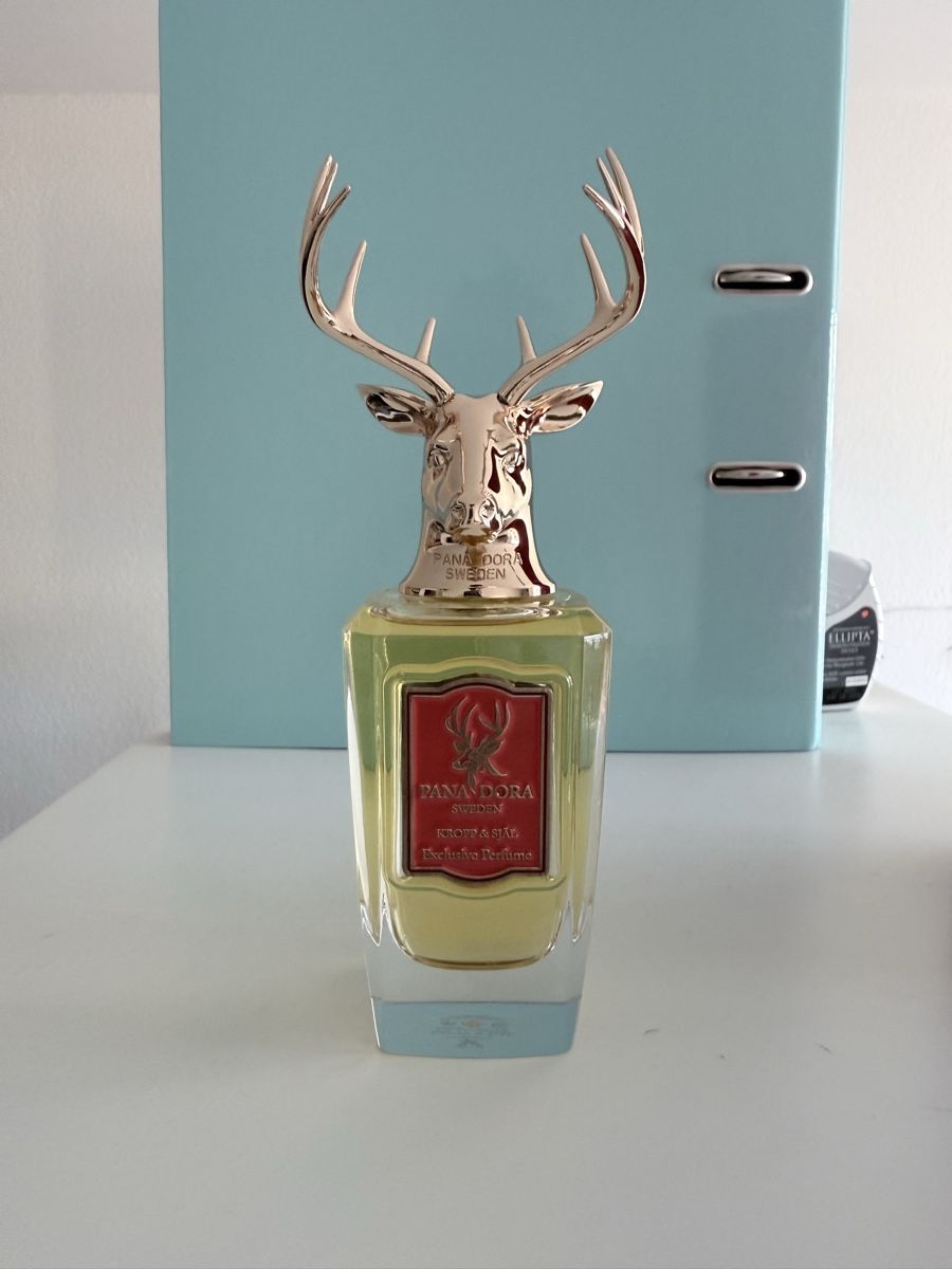 Pana Dora Profumi & Eau de Toilette: Pana Dora Kropp & Själ 100 ml – Usato da Weinfelden venduto da Blacklightz