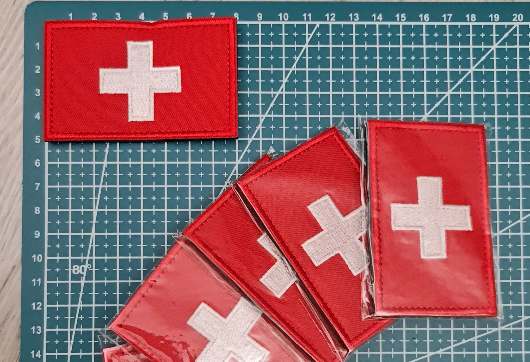 Placchette & Badge: Patch Badge Klett Kleider Schweiz Suisse Svizzera – Nuovo e nell'imballaggio originale da Effretikon venduto da easyjones 1