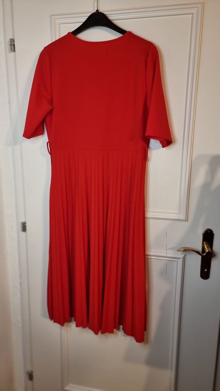Vestiti: Kleid Größe 40-42 – Usato da Wald ZH venduto da Martin79 5