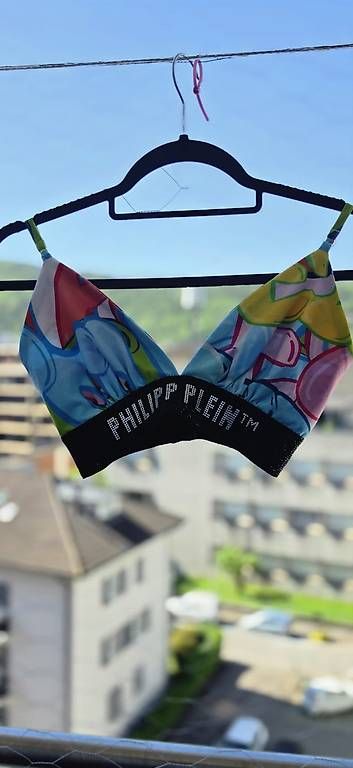 Top: Top/bra Philipp Plein multicolor  effetto graffiti – Usato da Chiasso venduto da AlissON 2