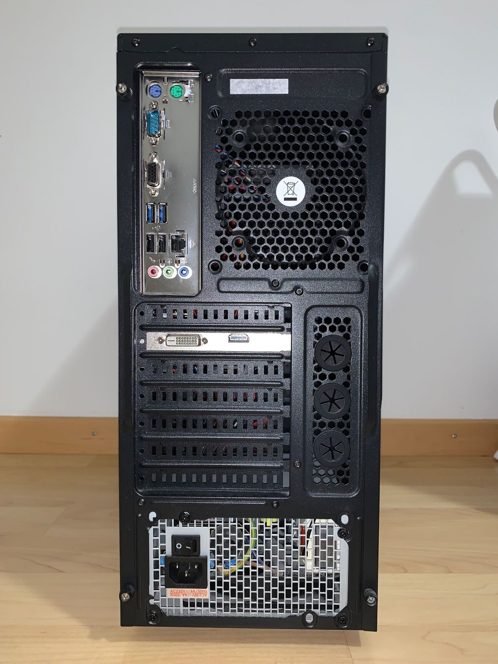PC: Gaming-PC mit AMD FX-6100 und NVIDIA GeForce GT 1030 – Usato da Zürich venduto da ele_x6rm 2