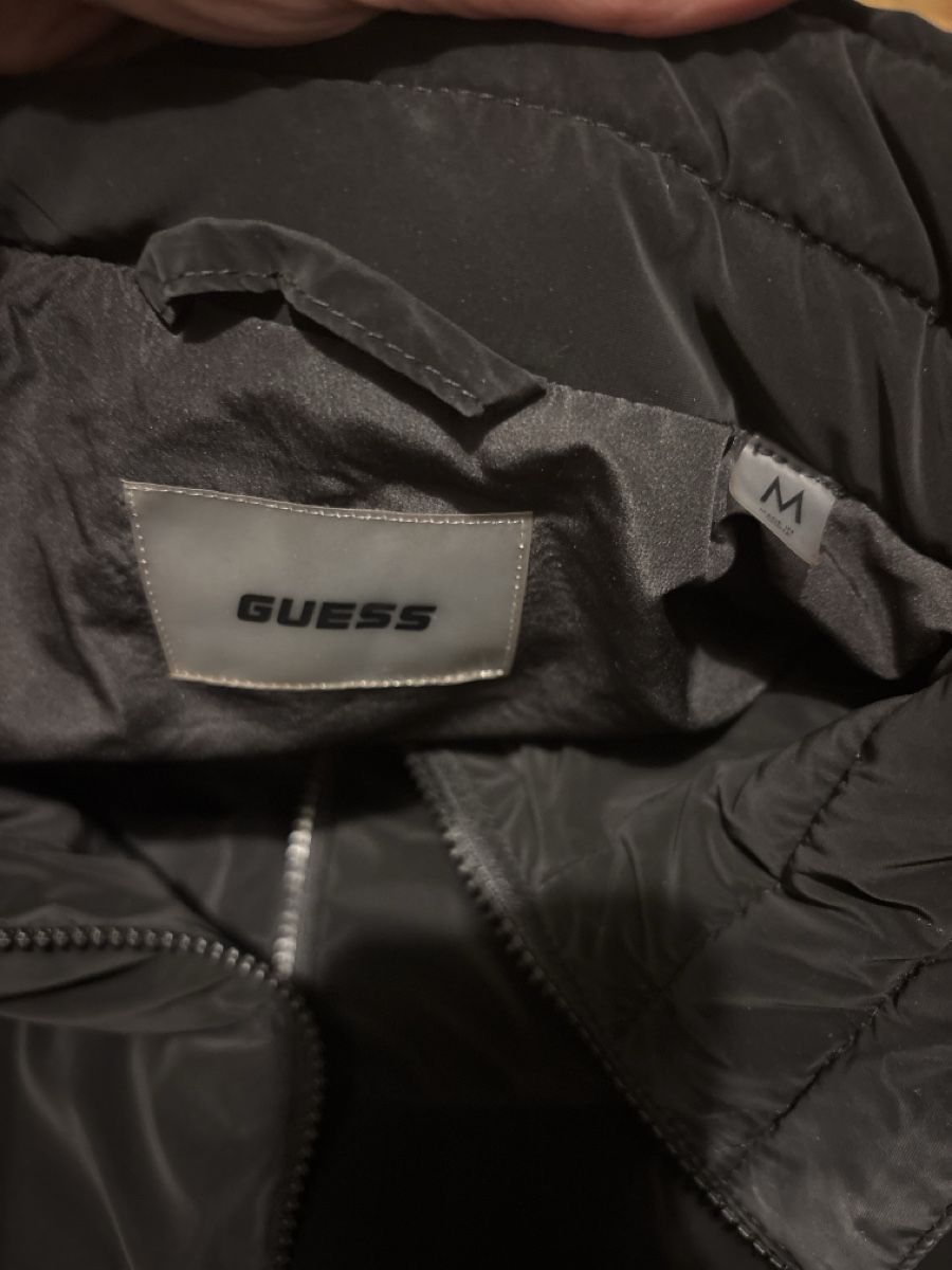 Guess Giacche: Guess Jacke schwarz mattglanz – Nuovo (secondo la descrizione) da Solothurn venduto da con_sk82 2