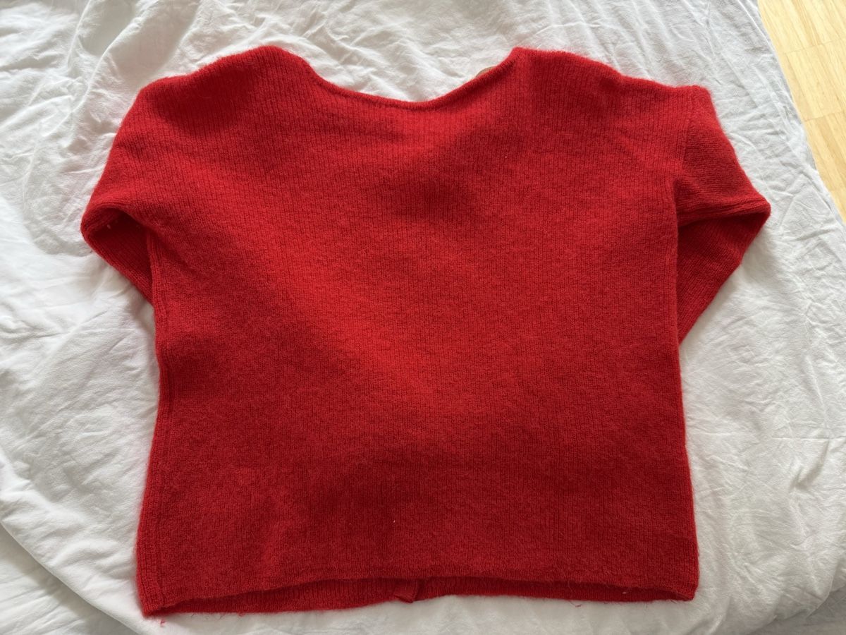 Sezane Pullover & Sweatshirts: Sezane Gaspard rot Gr. XS  – Gebraucht aus Allschwil von TanjaS94 1