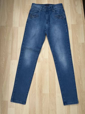 Stylish Jeans - Size 42 - Women's - Excellent Condition