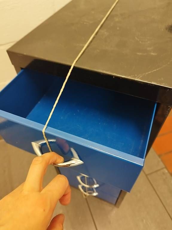 Ikea Schränke: IKEA Helmer metallic Schrank – Gebraucht aus Luzern von SusanaVieira