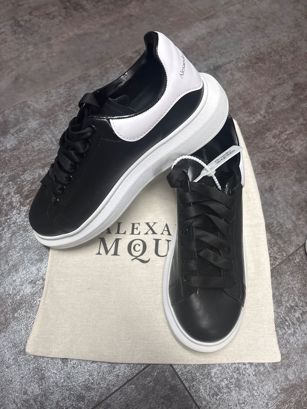 Alexander Mcqueen Scarpe da uomo: Alexander McQueen Sneakers – Nuovo (secondo la descrizione) da Leuggern venduto da giudir21