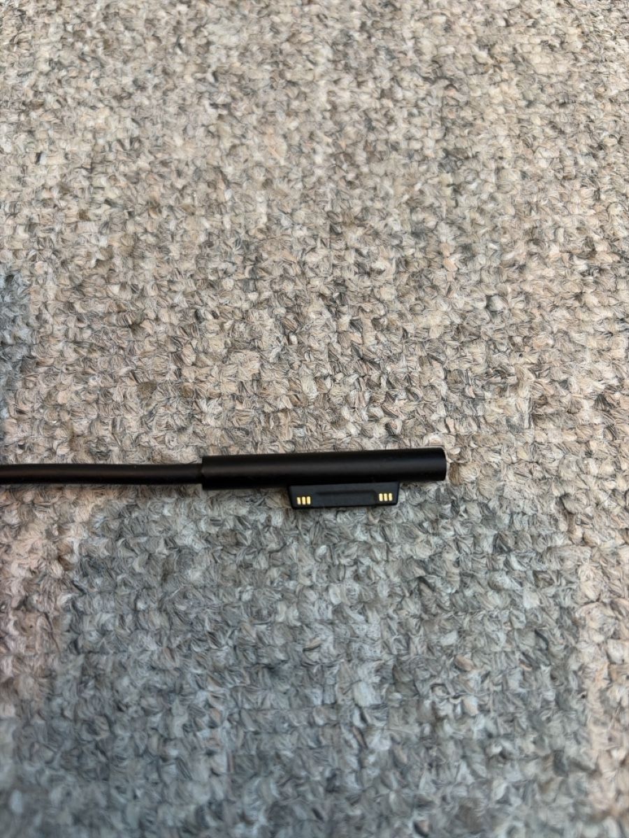 Microsoft Chargeur: Microsoft Surface 39W Ladegerät  – Défectueux à Kaltbrunn par Fefink 2