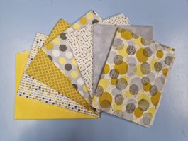 Lot de 7 tissus jaune et gris à motifs 30x35 cm