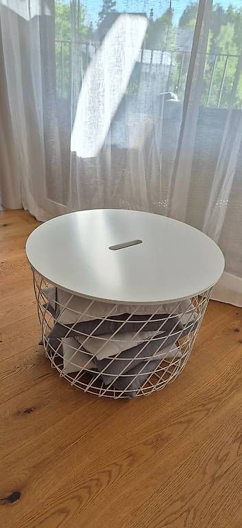 Ikea Tavoli: Stylischer IKEA Couchtisch mit Stauraum – Usato da Pfäffikon ZH venduto da arni.z