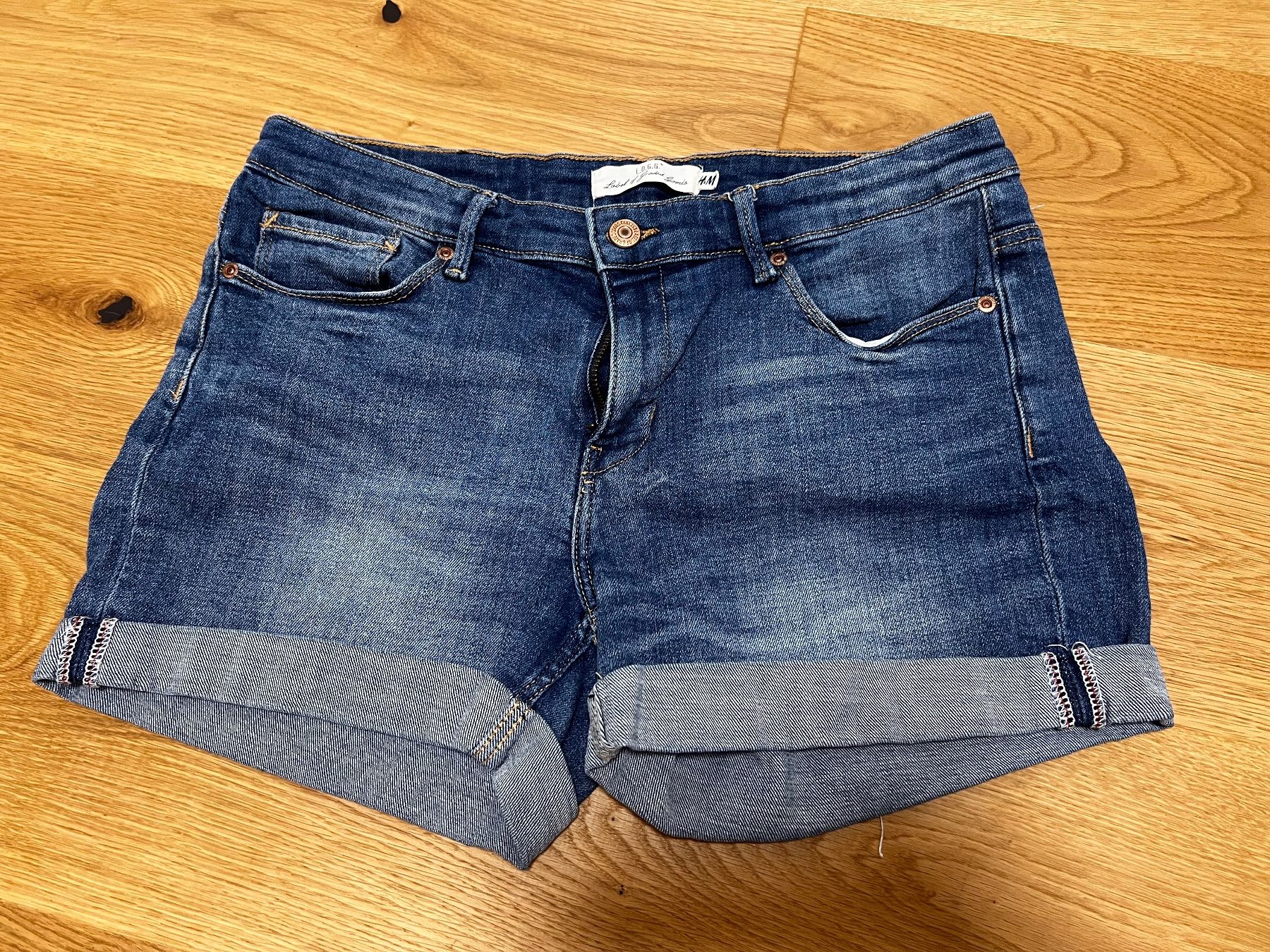 H&M Jeans: Jeansshorts H&M / Grösse 29 – Gebraucht aus Escholzmatt von mel_58wh