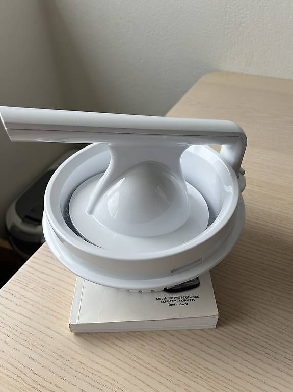 Küchengeräte: Kitchen aid artisan food processor  – Gebraucht aus Rüschlikon von CourtneyM 4