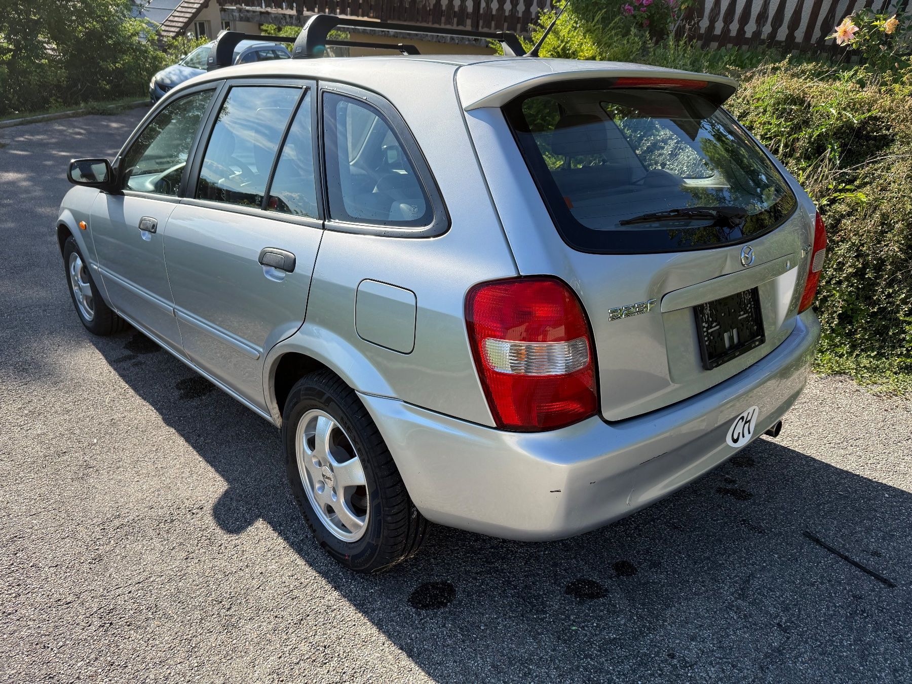 Mazda Autos: Mazda 323 1.6 – D'occasion à Gland par italspirit 2