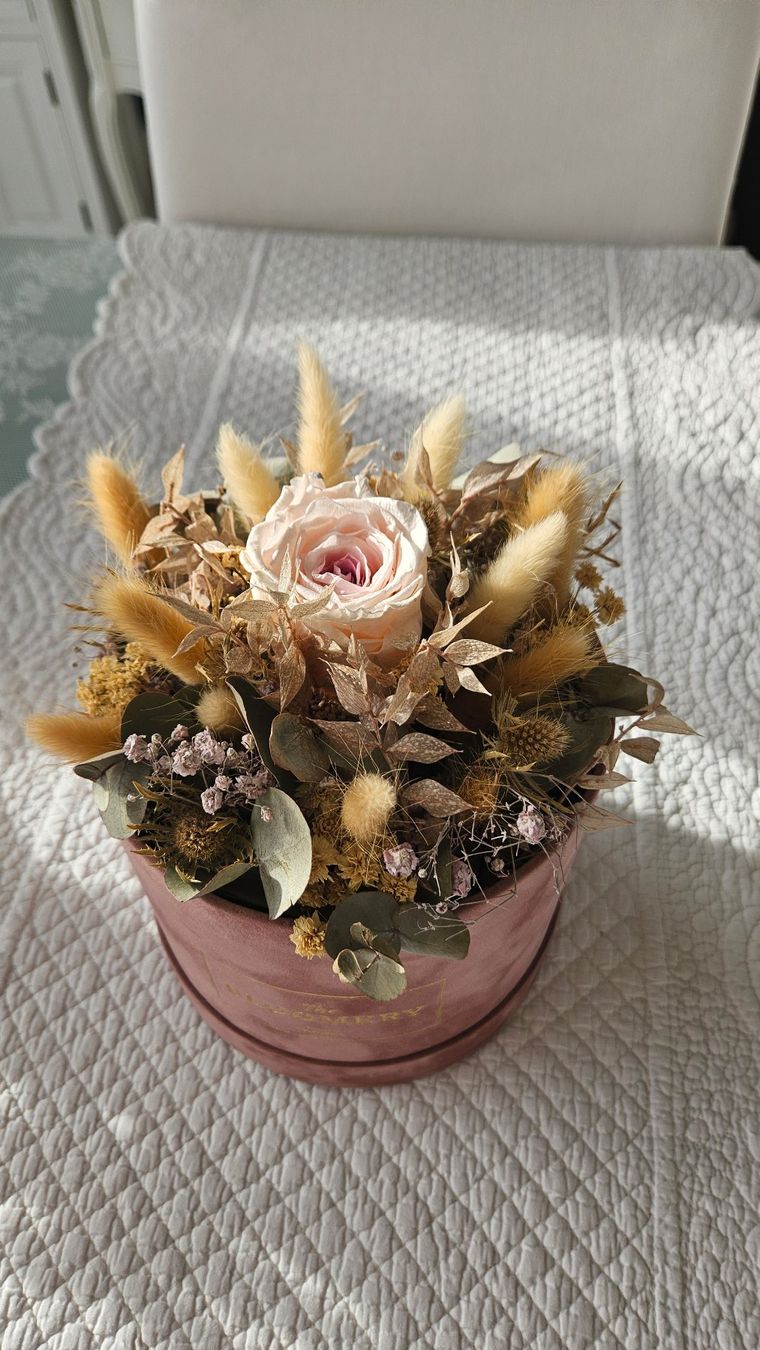 Tutte le decorazioni: Flowerbox Trockenblumen Gesteck Samtbox rosé Boho Style – Usato da Gossau ZH venduto da LeoniesDeko 8