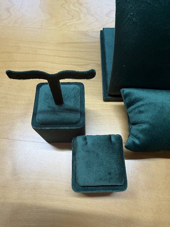 Altri gioielli: Set di 6 pezzi espositori gioielli-vetrina – Usato da Lugano venduto da club.888 1