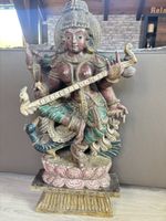 Saravati déesse bois antique