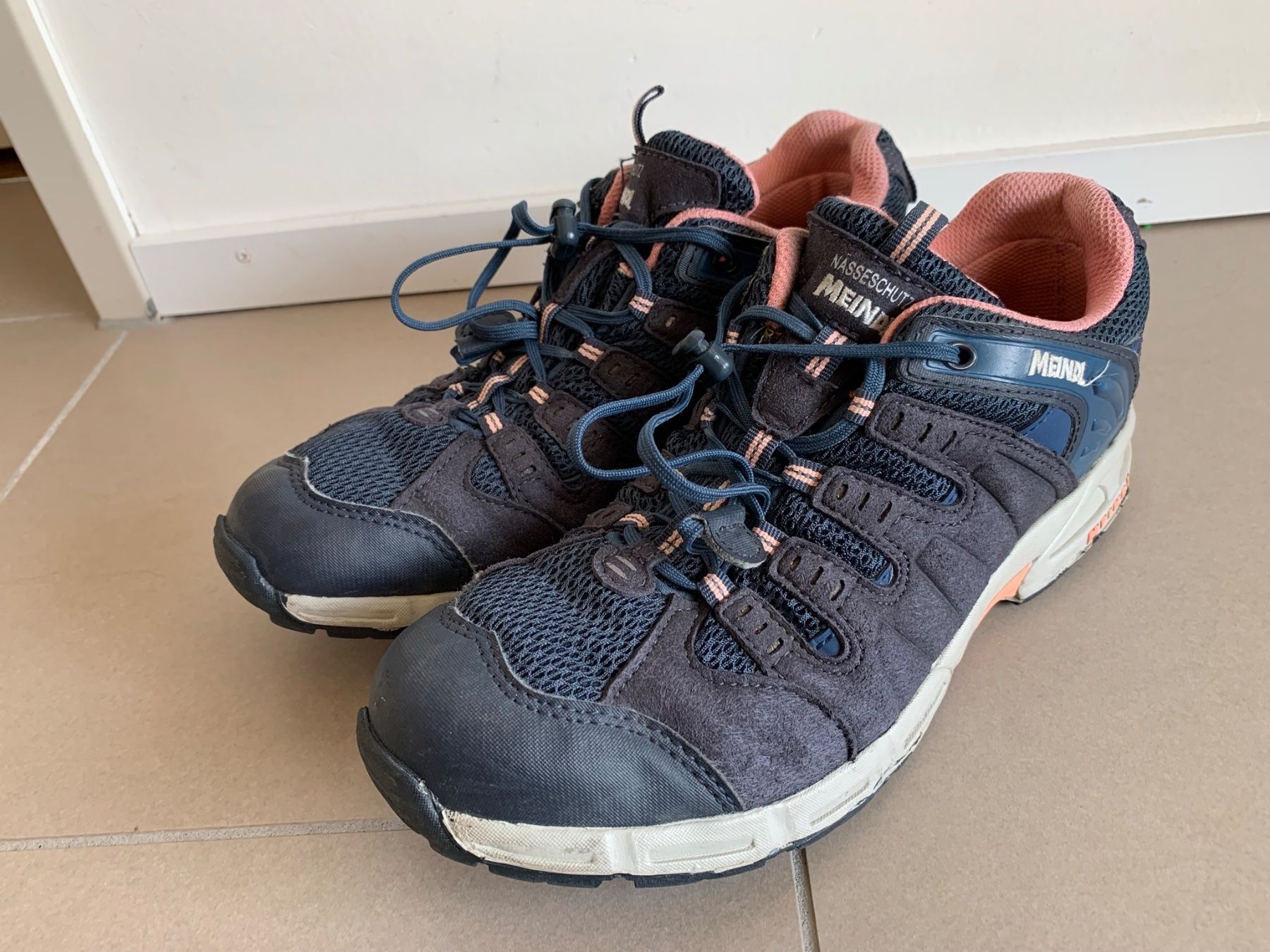 Meindl Scarpe per ragazze: Meindl Trekkingschuhe Junior Gr. 39 – Usato da Zürich venduto da misterpillar