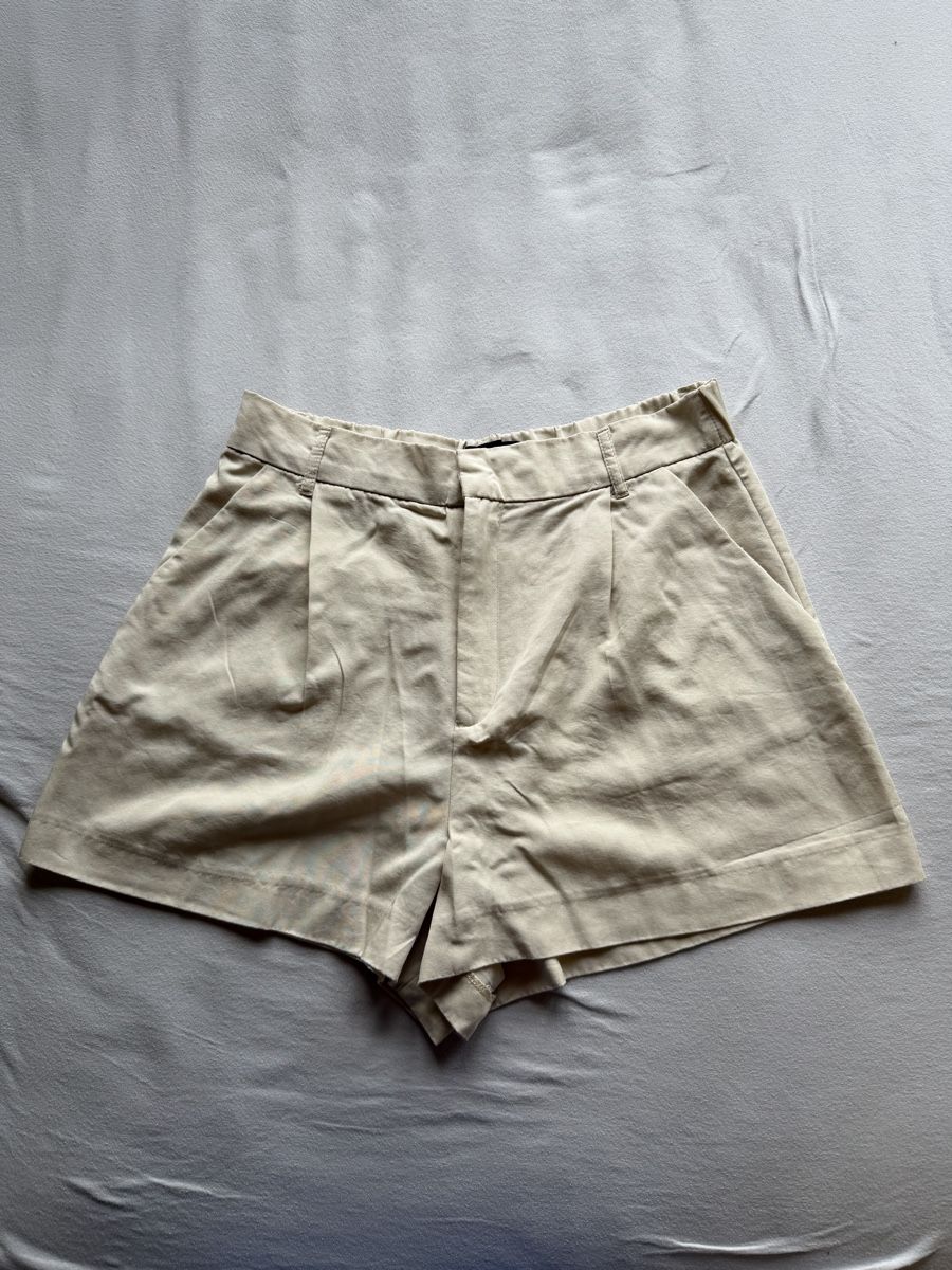 Zara Pantaloni: Zara Shorts L – Nuovo (secondo la descrizione) da Kleinandelfingen venduto da lau_10